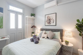 Homely Double Room - AC - 1Min Walk to Central - Close to Darling Harbour Chinatown CBD - Shared Bathroom Sydney